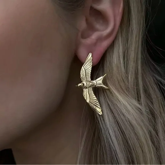 Stainless Steel 18k Gold Plated Vintage Stereoscopic Bird Earrings for Women - Picture 1 of 7